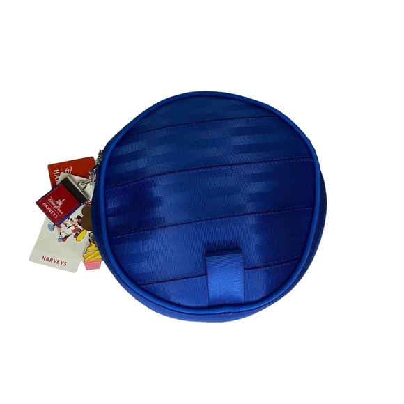 Harveys Walt Disney World Mickey Mouse Play in the Park Crossbody Bag - Picture 2 of 3